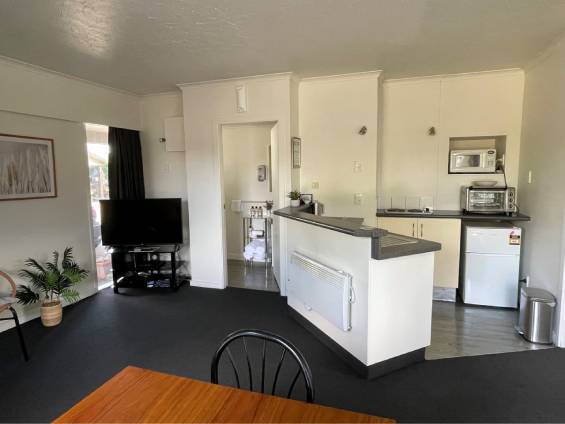 2-bedroom unit dining area